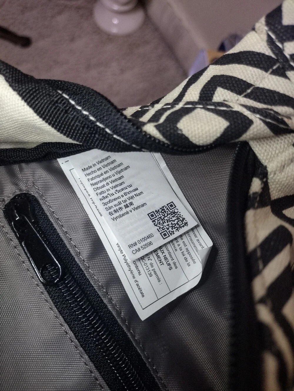 Kavu Black & White Geometric Print Rope Sling Bag